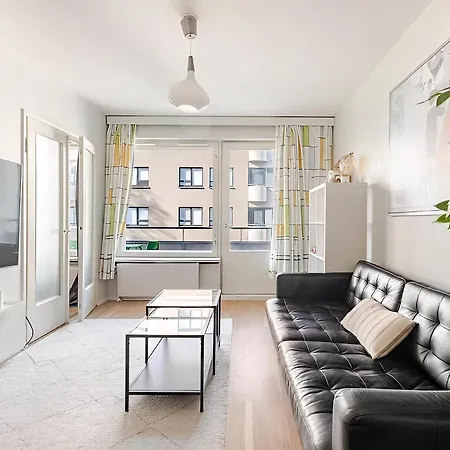 In Design District - Keybox Check-in, Balcony, Netflix *