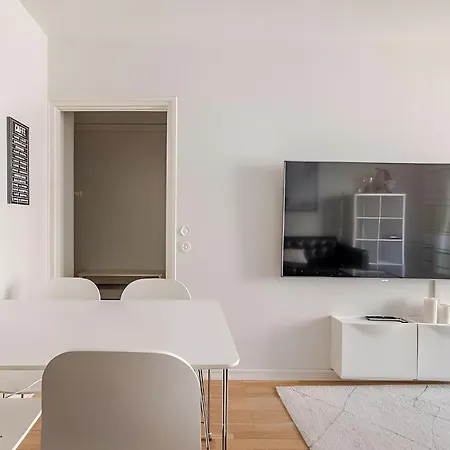 Lägenhet In Design District - Keybox Check-in, Balcony, Netflix