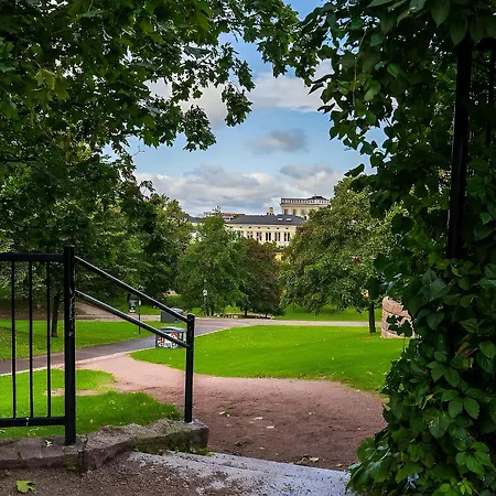 In Design District - Keybox Check-in, Balcony, Netflix *