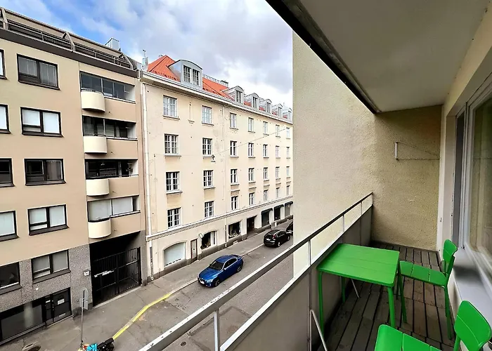 In Design District - Keybox Check-in, Balcony, Netflix Ελσίνκι