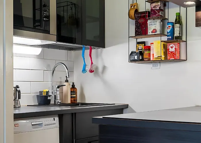 In Design District - Keybox Check-in, Balcony, Netflix شقة هلسنكي